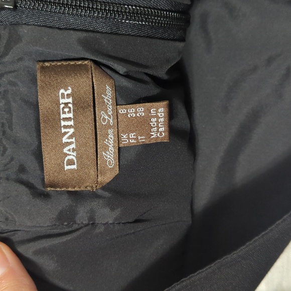 Danier Italian leather pencil skirt - Picture 5 of 6